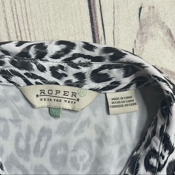Roper Women Size XL Snow Leopard Gem Stones Button Up Tunic Top Collared Western - Picture 2 of 8